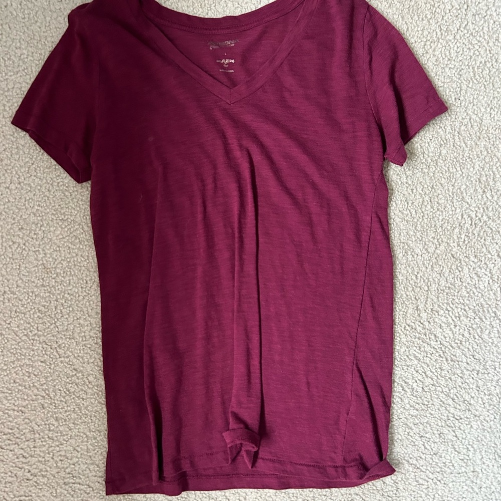 Plain V-neck t-shirt